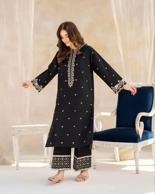 BLACK HOOR